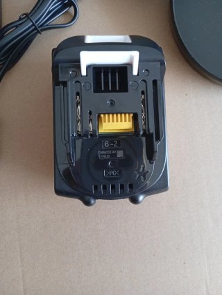 Amoladora Makita DGA504 18V + Batería Makita 18v6A
