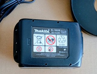 Amoladora Makita DGA504 18V + Batería Makita 18v6A