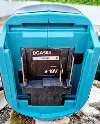 Amoladora Makita DGA504 18V + Batería Makita 18v6A