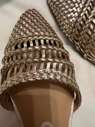 Sandalias doradas Gioseppo