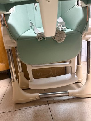 Trona bebé verde y beige