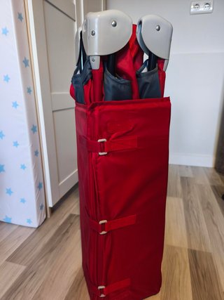 Cuna de viaje Prenatal roja con colchón