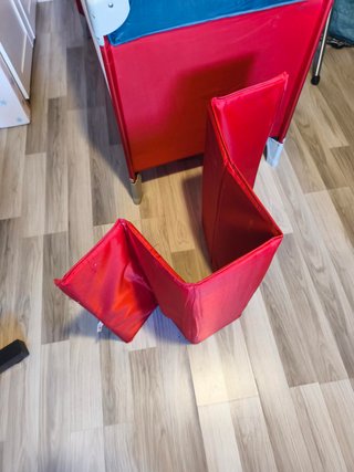 Cuna de viaje Prenatal roja con colchón