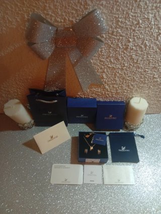 Conjunto Swarovski Nuevo Oro y Blanco