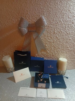 Conjunto Swarovski Nuevo Oro y Blanco