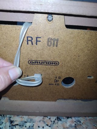 Radio Grundig RF611 Marrón