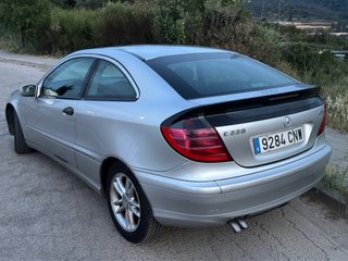 Mercedes-Benz Clase C 2004