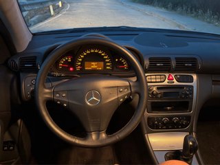Mercedes-Benz Clase C 2004