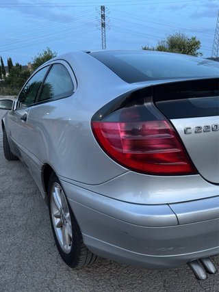 Mercedes-Benz Clase C 2004