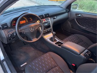 Mercedes-Benz Clase C 2004