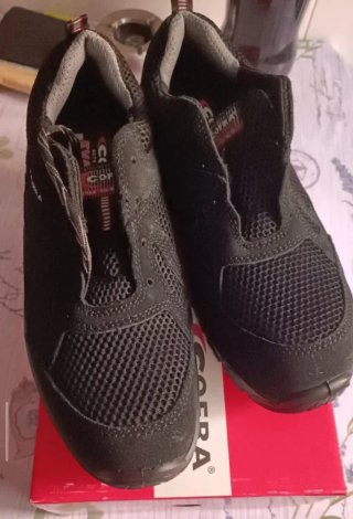 Zapatos de trabajo Cofra T40 y T42