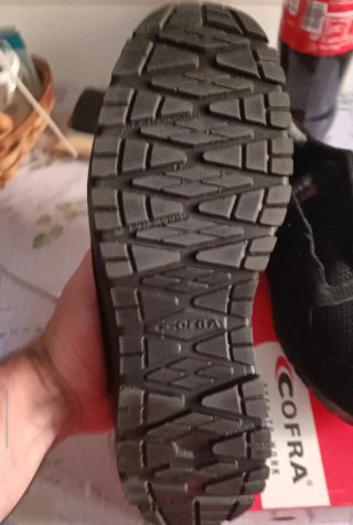 Zapatos de trabajo Cofra T40 y T42