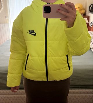 Chaqueta plumífero Nike mujer amarillo