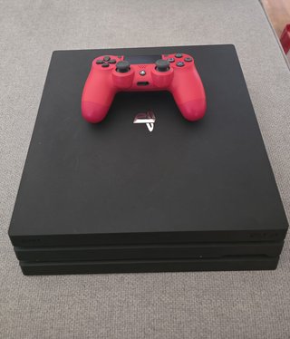 PS4 Pro 1TB + Comando Original