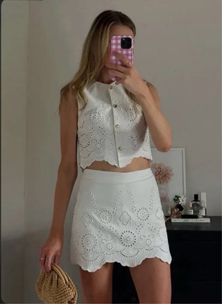 Conjunto bordados top y falda pantalón