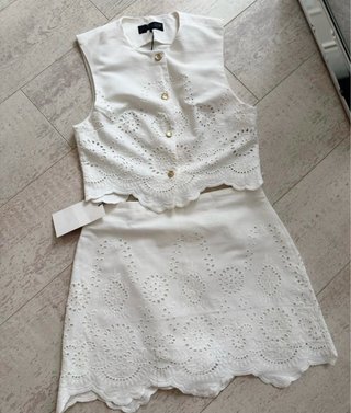 Conjunto bordados top y falda pantalón