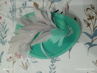 Vestido para bodas y eventos. Regalo tocado.