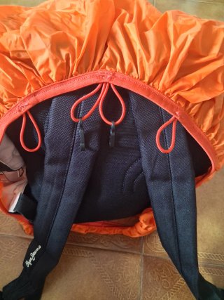 Funda para mochila naranja