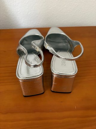 Zapatos destalonados Zara plata talla 38