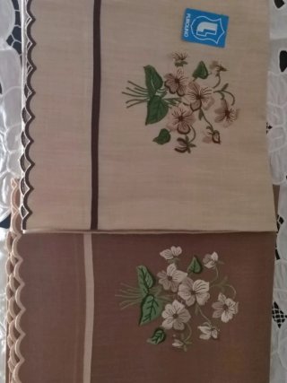 Asciugamani in puro lino ricamato
