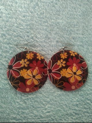 Pendientes largos aro plateados y rojos