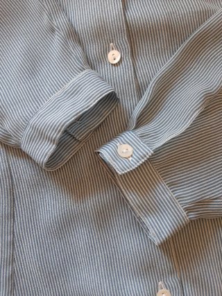 Camisa de talle recto rayas azul y blanco talla M