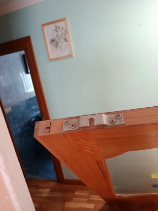 Puerta de roble macizo con cristal decorado