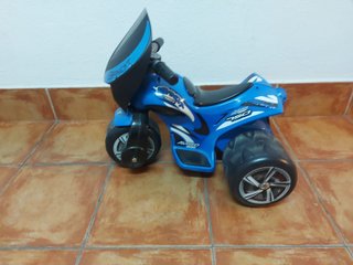 Moto eléctrica infantil azul