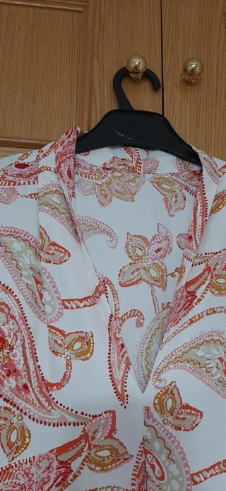 Blusa Cortefiel sin mangas estampado floral