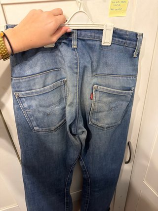 2 Pantalones Vaqueros.