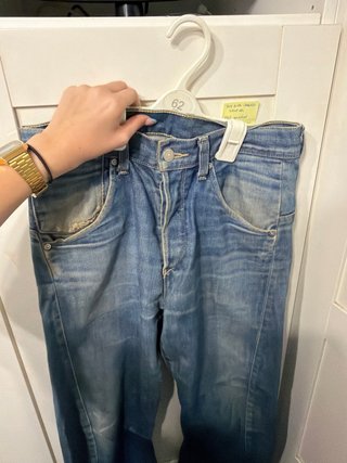 2 Pantalones Vaqueros.