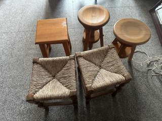 Lote 5 taburetes madera de pino