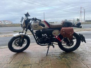 UM Scrambler X Cafe 125 Negra