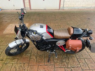 UM Scrambler X Cafe 125 Negra