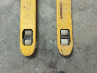 Transpaleta manual Ayerbe 2500kg