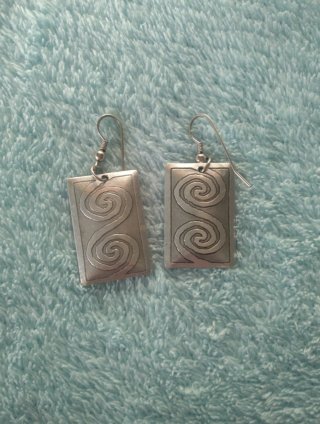 Pendientes largos de varios colores