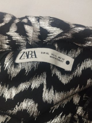 Minifalda Zara plateada y negra