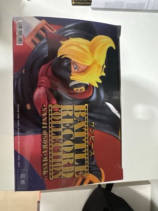 Figura de Sanji de One Piece con gran detallado.