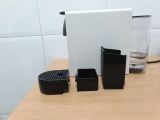Cafetera Krups Nespresso Essenza Mini