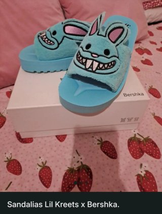 Sandalias Lil Kreets x Bershka Conejo Azul