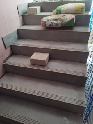 Solado y alicatado de albañilería