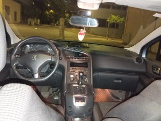 Peugeot 5008 2011