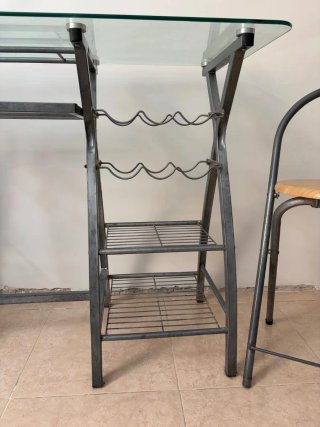 Mesa auxiliar cocina cristal y 2 taburetes