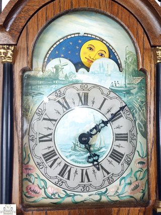 Orologio a pendolo olandese antico con luna