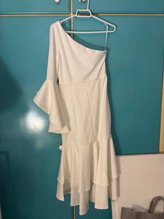Vestido con volantes/coctel/invitada/flamenca