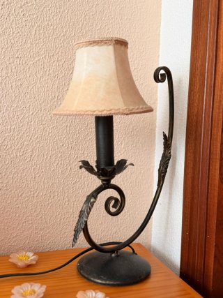 Lámpara de mesa forja y tela