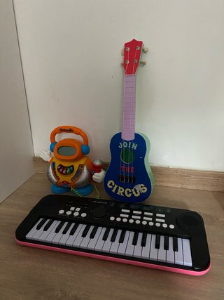 Lote Juguetes: Piano, Guitarra y Karaoke
