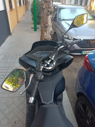 Honda PCX 125 Negra - Maxi Scooter Automática