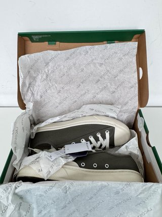 Zapatillas caqui verdes Lacoste nuevas. Talla 44