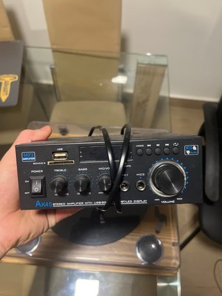 Tocadiscos y Amplificador Negro/Marrón